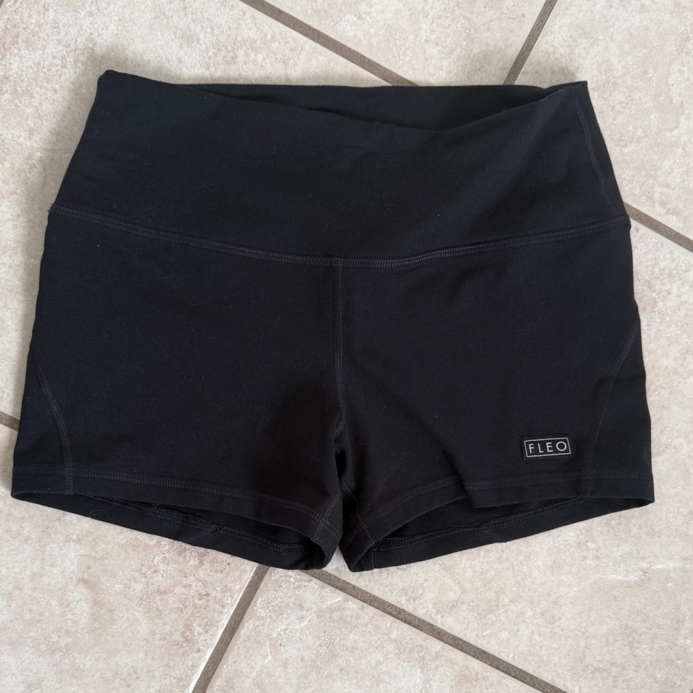 Fleo Women's Classic Black Athletic Shorts
